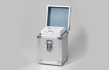 バリア・トランク　検体安全輸送用　ジュラルミンケース（オーバーパック）