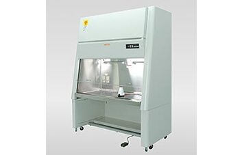 傾斜型バイオロジカル・セーフティキャビネット